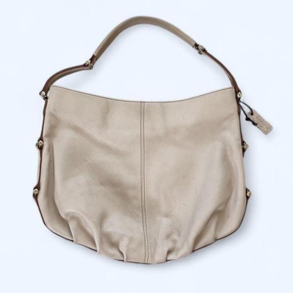 Cream leather vintage shoulder bag with gold hardware by Liz Claiborne